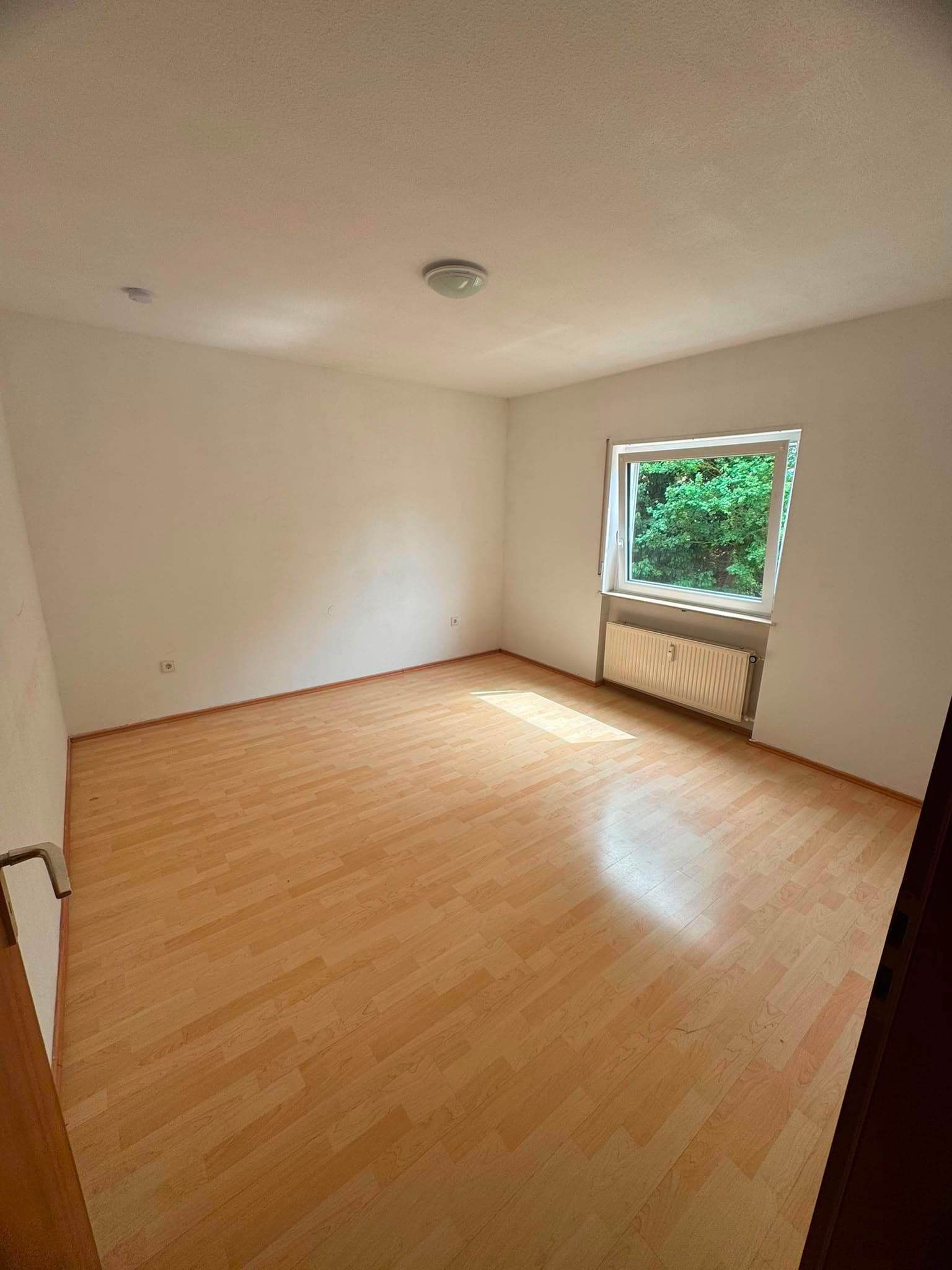 Besenreiner Raum nach einer Entrümpelung