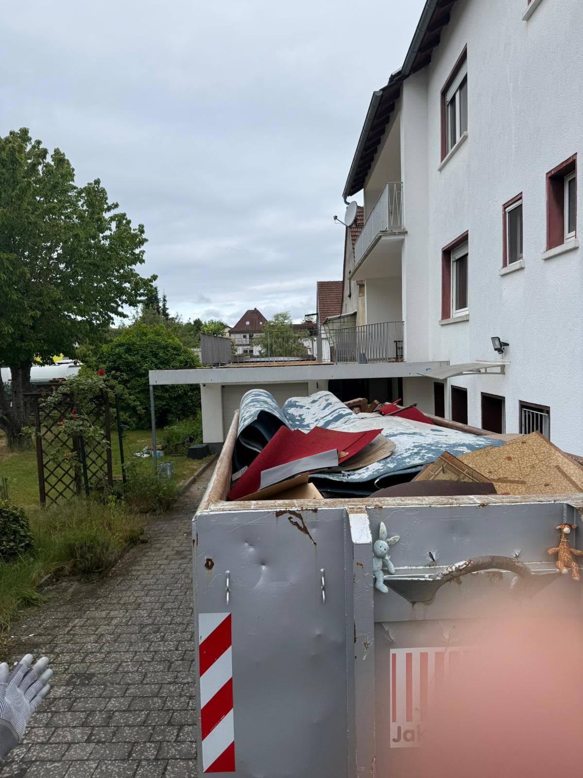 Fachgerechte Entsorgung mit Container